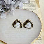 アンティークボタン　ピアス　パールハート