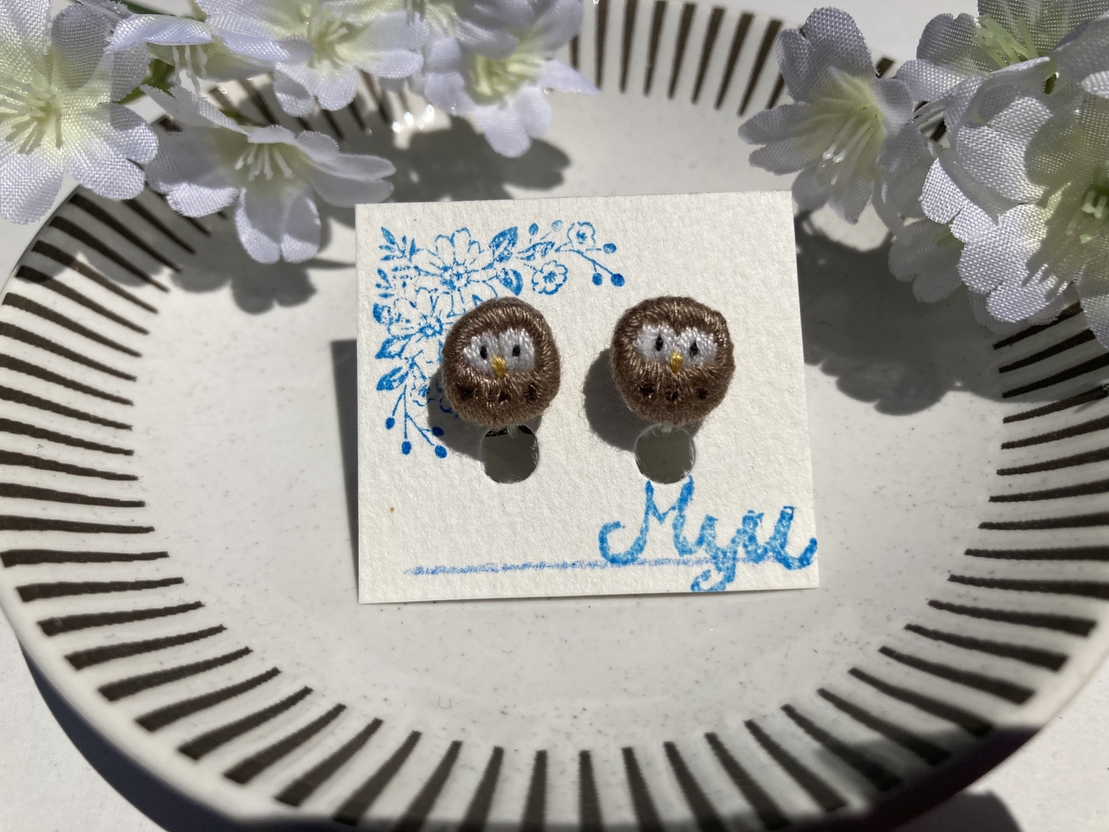 白いふくろうさんのイヤリング　ハンドメイド 47d0458c84b1a5069734a341b909d7