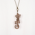ヤモリのネックレスMOSS　クルミの木のウッドアクセサリー