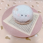 リボンをつけたカップケーキちゃんのぬいぐるみ