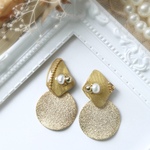 【2way】シーシェルの海のカケラピアス / ノンホールピアス ◇ Antique Gold / Round Plate /14kgf有り