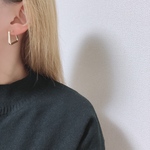 〈gold〉trapezoidノンホールピアス