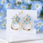 ネモフィラの花とツイストリング　イヤリング(ピアス)　