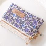 LIBERTY　Meadow　メドゥ　パープル　ビニコのwファスナー・仕切りポケット付きポーチ★カードポーチやお財布に♪　size13×8.5㎝