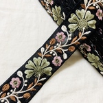インド刺繍リボン 【No.38】50㎝ ブラック地 グリーン フラワー リボン 花  レース 刺繍リボン  チュール