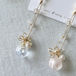 かすみ草　揺れる ロング パール　-ブルー-お花のさくらんぼピアス（イヤリング）《minne限定発売》