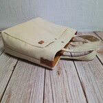 ミルクティベージュの帆布トートバッグ