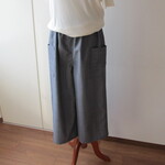ゆったりめのブルーグレーのワイドパンツ　　３L