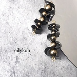 【セール❤️350→300円】 2個/ブラック　うねうねPVCのゴールドボールコネクター　MCH131BK