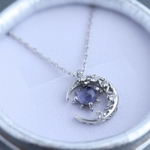 アイオライトのペンダント＊天然石＊3月誕生石＊三日月【moonlight】