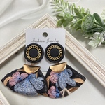 インド刺繍　リボンタッセル　イヤリング　大ぶり　ブラック　ブルー　アンティーク　ヴィンテージ　タッセル