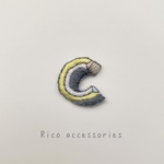   カラフルブロック文字のアルファベット（C）・イニシャル手刺繍アイロンワッペン