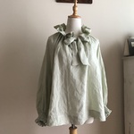 フレンチリネン（スカイグリーン）で作ったギャザーフリルボウタイブラウス