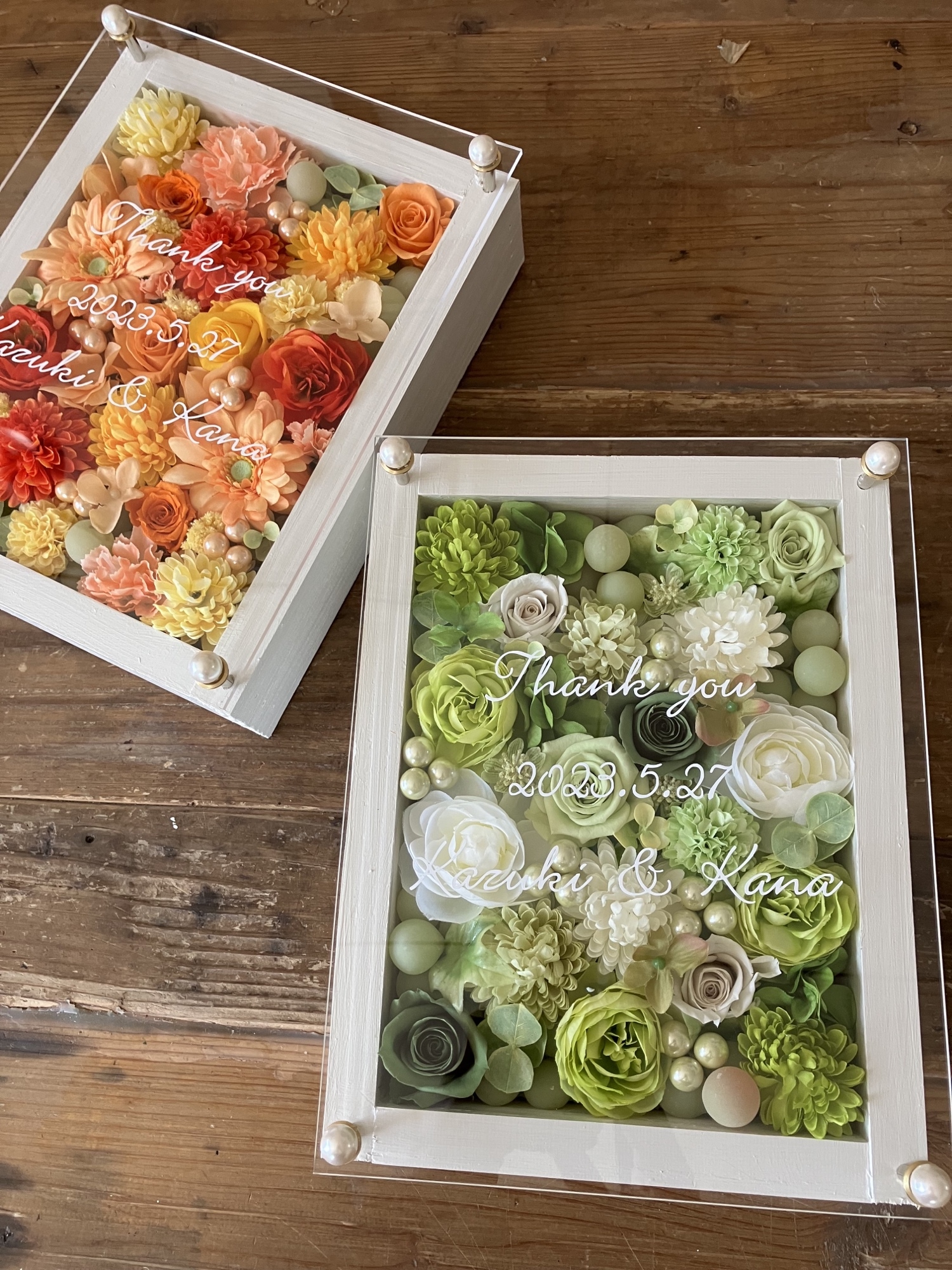 2個セット 結婚式両親贈呈品 プリザーブドフラワーアレンジ 白枠〈白グリーン＆イエローオレンジ〉白文字入れ
