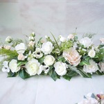 ◆フレッシュ ホワイト＆グリーン 豪華 90cmのテーブル装花◆ウエディング メインテーブル 高砂 テーブルフラワーアレンジ 横長アレンジ リモート会議の装飾などに＊アートフラワーインテリア 造花 