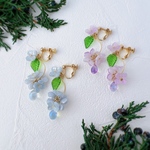 【再販×3】　紫陽花（あじさい）と雫のイヤリング　太陽光で色が変わるアクセサリー　