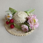 ピンクの野薔薇と野いちご🍓麦わら帽子👒(中)