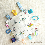 【再販】カシャカシャタグハンカチ