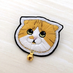 猫ちゃんの刺繍ブローチ(スコ/茶シロ)