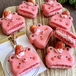 KUMA苺マカロンcharm🍓