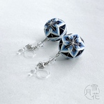 【受注制作】手まりイヤリング(ノンホールピアス)・手まりピアス＊桔梗/黒地に露草色［小さなてまり/手毬/手鞠］