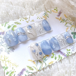 ネイルチップ　ブルーニュアンスネイル
