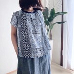 半袖ギャザートップス/夏ブラウス　コットン　バティックプリント素材