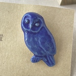 陶器のふくろうブローチ／瑠璃