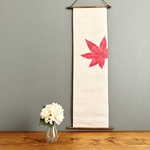 夏帯のタペストリー　淡いピンクに紅葉　着物リメイク インテリア　掛け軸 　和モダン　和室　Kimono Tapestry Kakejiku  ギフト　日本　土産　涼しげ　夏インテリア