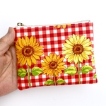 感謝セール品❤️ひまわり🌻赤　便利ラミネート　ミニポーチ　12cmファスナー