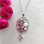 薔薇のネックレス