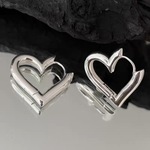 国内即日発送♡アクセサリー　シンプルハートシルバーピアス　韓国ファッション　-146