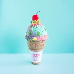 ICE CREAM CONTAINER-fruit cake/ アイスクリーム の小物入れ
