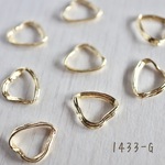 1433-G   フレームパーツ　ハート型　ゴールド　8個