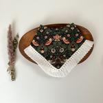 fringe bib☆イチゴ泥棒（ブラック）☆ウィリアムモリス柄☆６重ガーゼスタイ