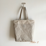 ラミネートA4サイズ　ファスナートートバッグ　ドット柄(グレージュ)