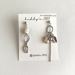 シェル　カウリシェル　シルバー　アシンメトリー　個性的　ハンドメイドピアス　ハンドメイドイヤリング　ノンホール樹脂　サージカルステンレスピアス　アレルギー対応　No.244