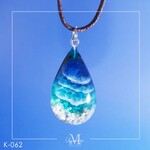 〖送料無料〗 一欠片のアート　【波の軌跡】 K-062　(designer-m)　レジンネックレス　レジンアクセサリー
