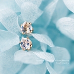 Rain drop レインボームーンストーンの花びらピアス｜4mm サージカルステンレス316｜6月誕生石