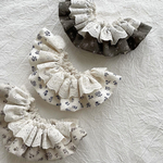--- natural flower frill bib ---                                  スタイ　ビブ　つけ襟　出産祝い　出産準備　フリルスタイ　レース　花柄