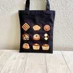 Cafe-sweets☆羊毛刺繍 キャンバストート〜焼菓子ミックス🍪🥮🧇（ブラック）