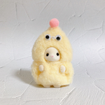 薄黄色×薄ピンク もこもこモンスター シルバニア 赤ちゃん 着ぐるみ