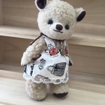 ハンドメイド　おめかしワンピースを着たテディベア風クマちゃんぬいぐるみ　F86
