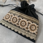 〈訳あり品〉インド刺繍スクエア巾着バック