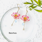 太陽のシンボル睡蓮の花　イヤリング/ピアス