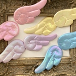 送料無料♡再販【カラーお選びください4個1セット】♡カラー天使の羽ふわふわクッションパーツ（光沢あり）♡小物やアクセサリー作りにも♡