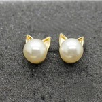 隠れネコピアス パール