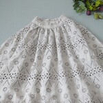 リネン100%スカラップ総刺繍フリル衿ゆったり大人可愛い七分袖トップス♪