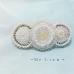ビーズ刺繍の白いバレッタ