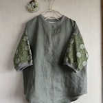 袖刺繍のリブプルオーバー